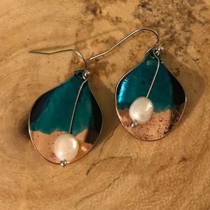 Tear drop earring with pearl drop